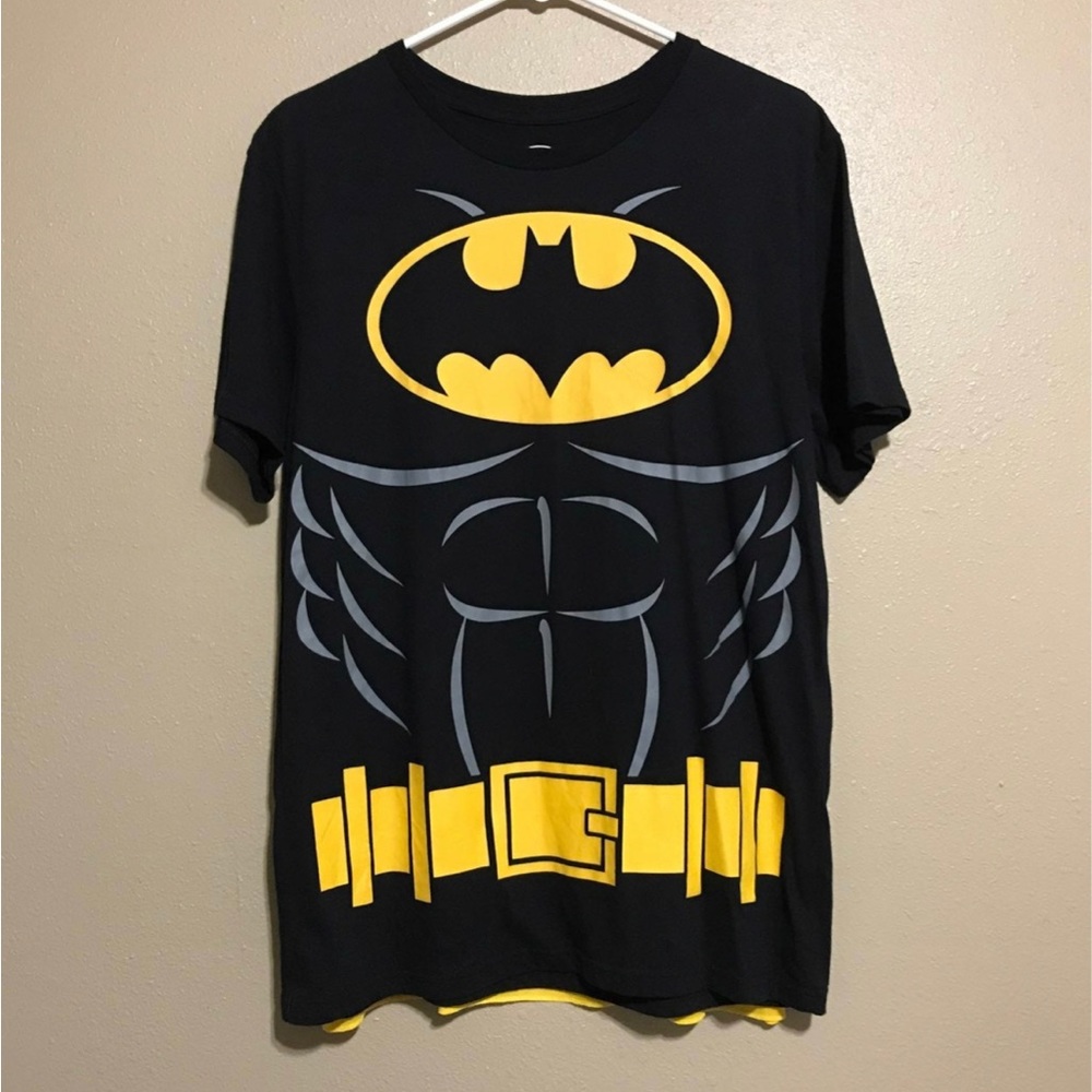 Batman DC Comics Black Logo Graphic T-Shirt Detachable Cape Adult M